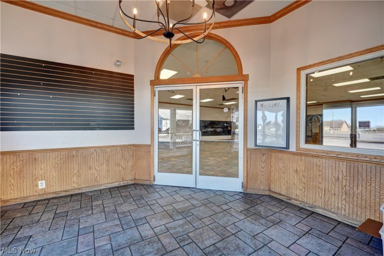 14278 Lincoln Way, Dalton, OH - Photo 2