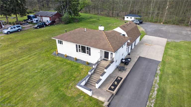 2382 Warren Burton Road, Southington, OH - Photo 4