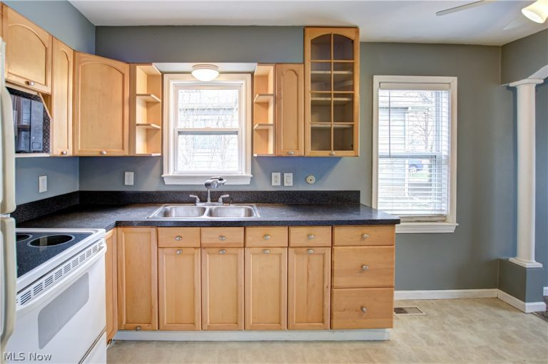 659 Wesley Drive, Berea, OH - Photo 8