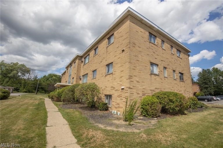 5200 Royalton Road #C4, North Royalton, OH, 44133