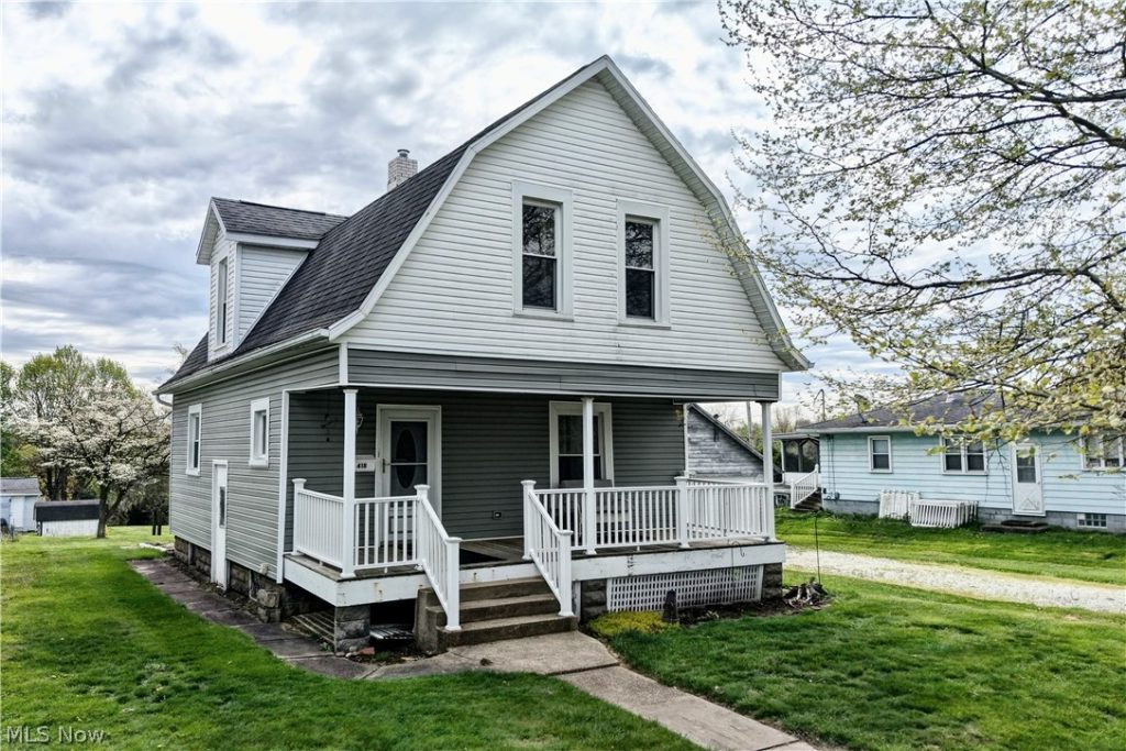 418 Jackson Avenue, Brewster, OH