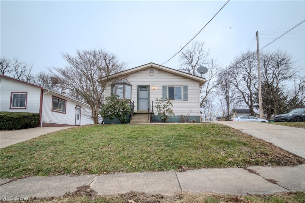 818 Jean Avenue, Akron, OH