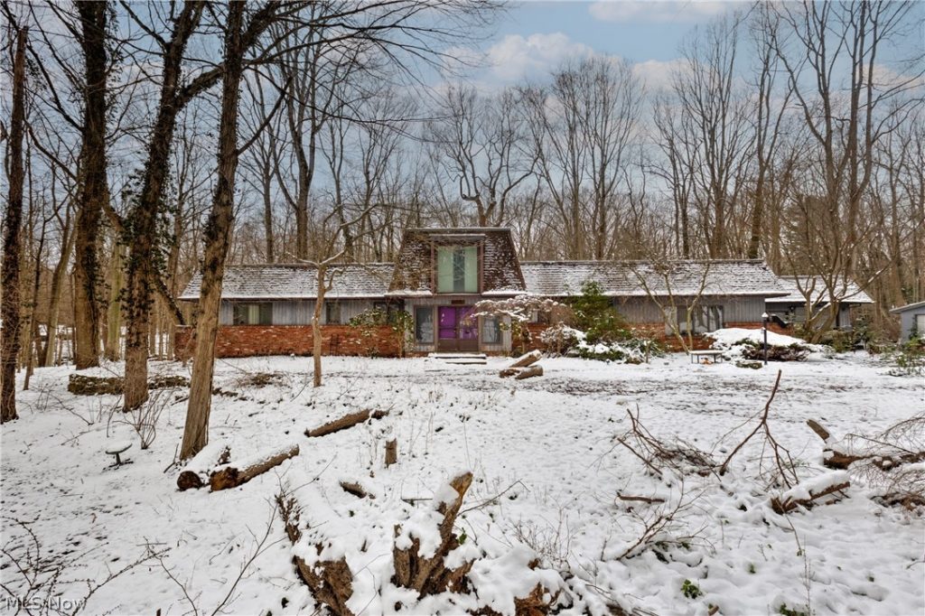 50 Redfern Drive, Youngstown, OH