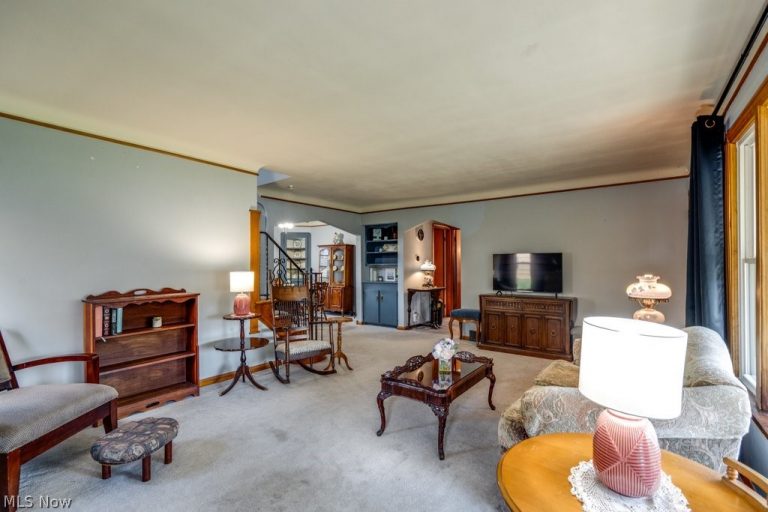 16080 Glenridge Avenue, Middleburg Heights, OH - Photo 4