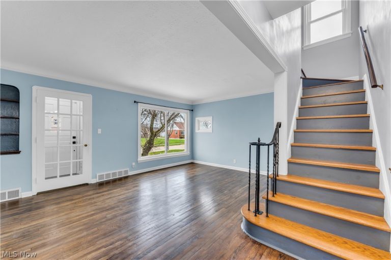 4186 Lambert Road, South Euclid, OH - Photo 8