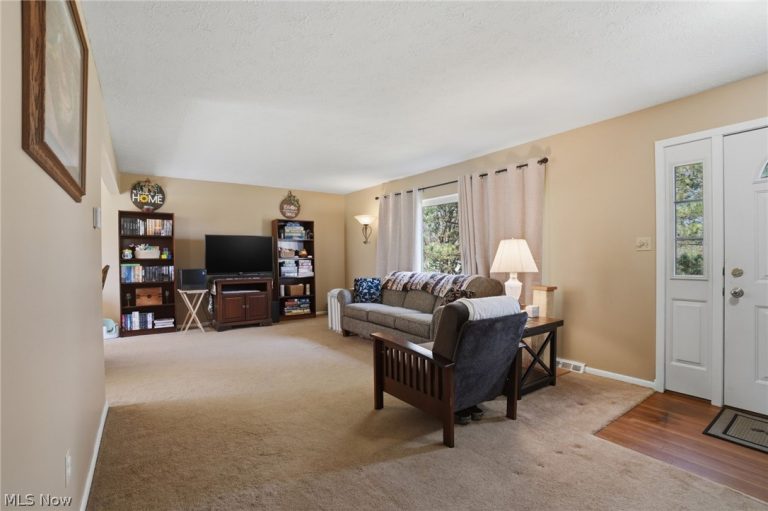 1876 Laurel Drive, Twinsburg, OH - Photo 2