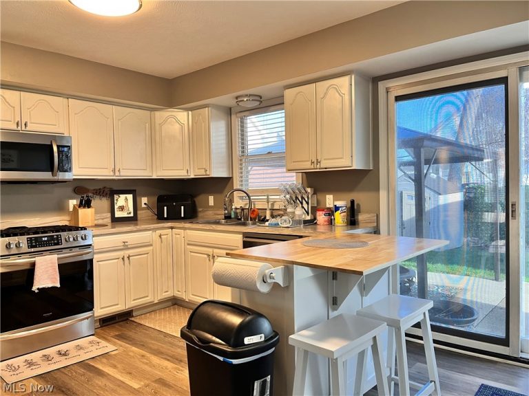 409 King Street, Fairport Harbor, OH - Photo 5