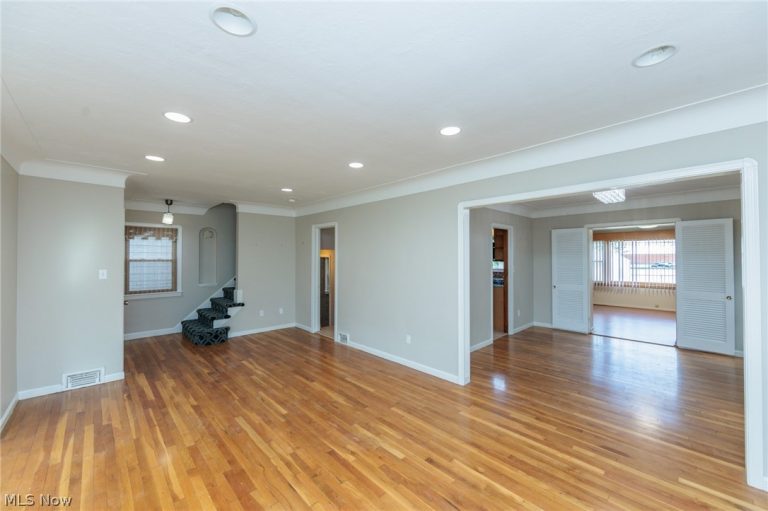4441 Baintree Road, University Heights, OH - Photo 5