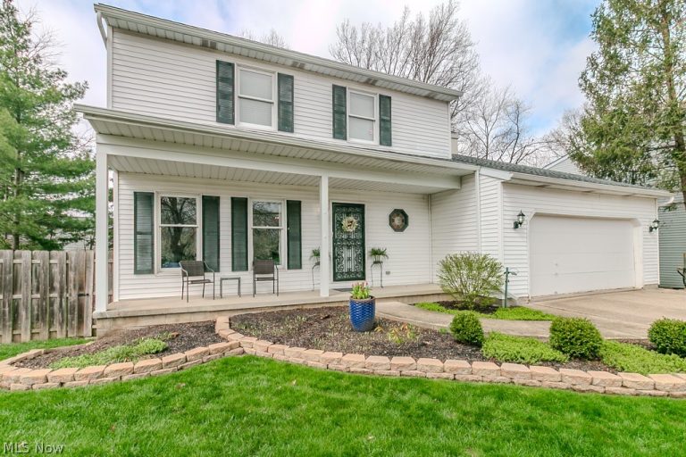 5459 Oak Ridge Drive, Willoughby, OH - Photo 2