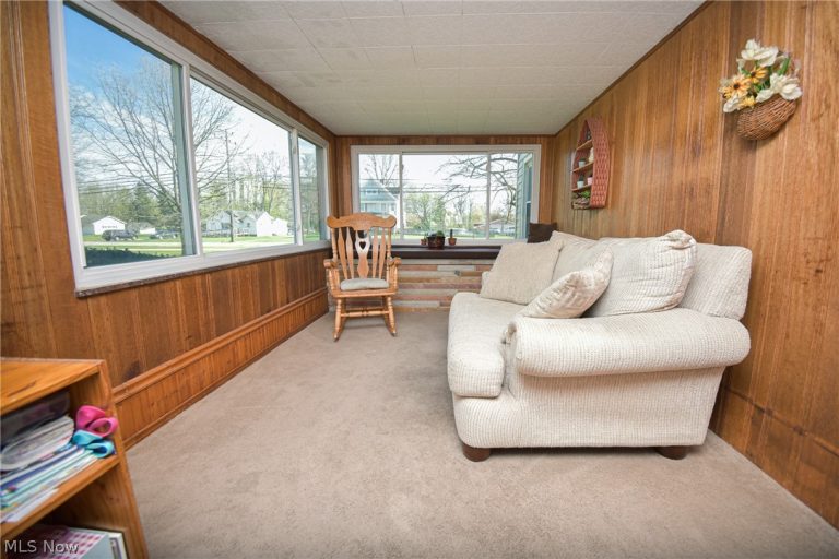 26988 Cook Road, Olmsted Twp, OH - Photo 8