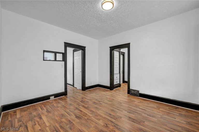 12001 Oakview Avenue #DOWN, Cleveland, OH - Photo 2