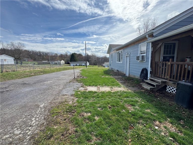 48750 Bloomfield Road, East Liverpool, OH - Photo 5