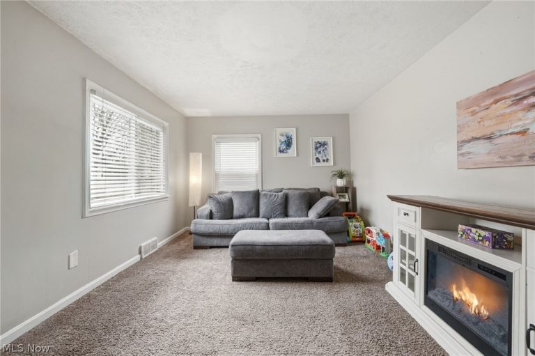 1852 Cramer Avenue, Akron, OH - Photo 5