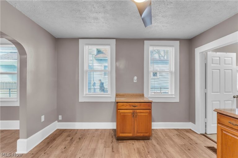 5628 Pacific Avenue, Cleveland, OH - Photo 5