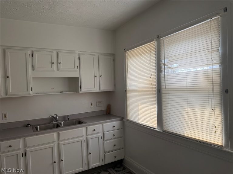 3821 143rd Street, Cleveland, OH - Photo 6