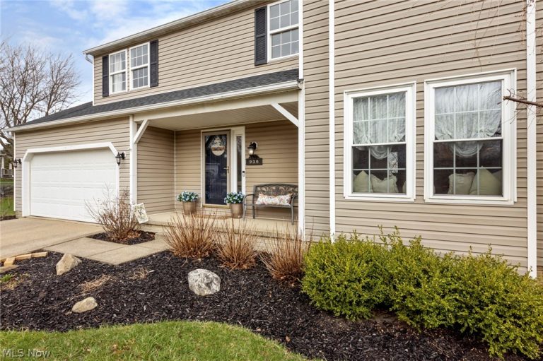 935 Yorktown Drive, Medina, OH - Photo 2