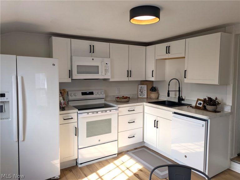 223 Larwill Street, Wooster, OH - Photo 2