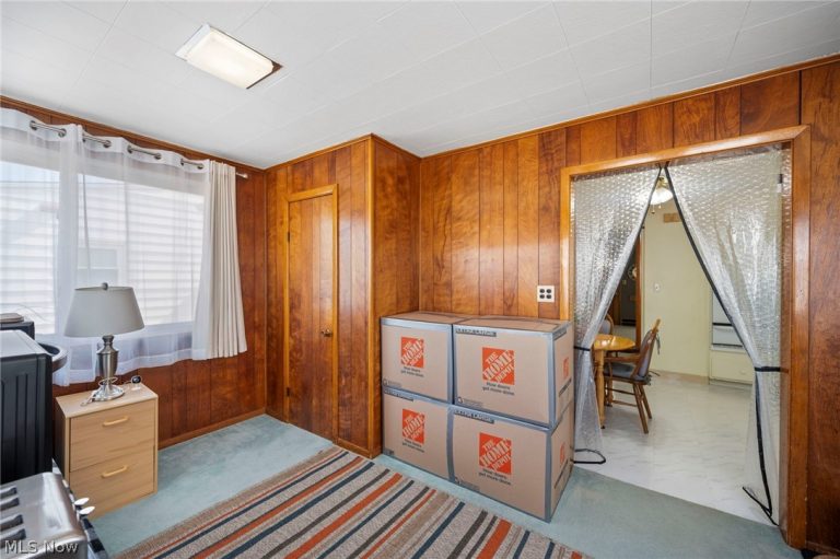 13019 Darlington Avenue, Garfield Heights, OH - Photo 5