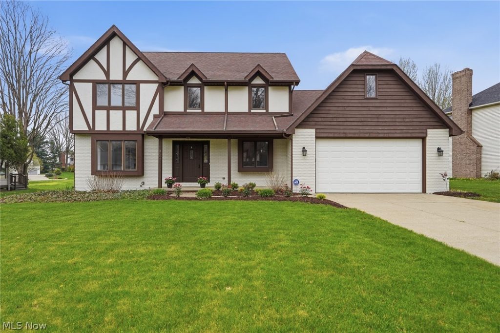 1960 Birkdale Drive, Uniontown, OH