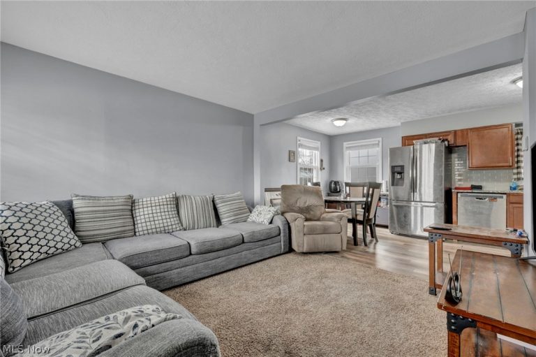 394 Hawkins Avenue, Akron, OH - Photo 5