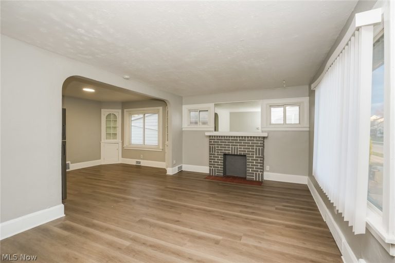 19381 Monterey Avenue, Euclid, OH - Photo 2