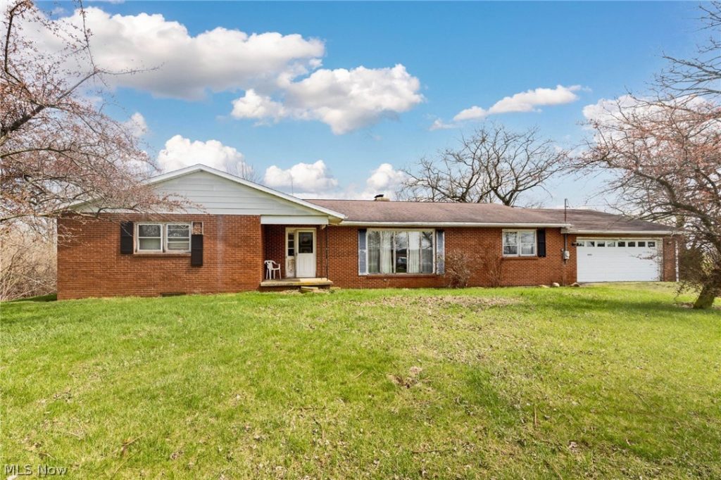 2554 Dry Lane Road, La Rue, OH
