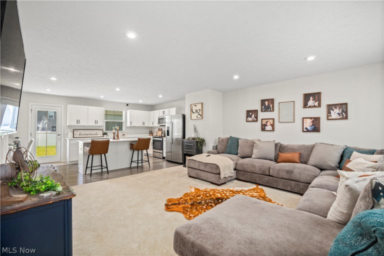 4771 Olivia Way, Lorain, OH - Photo 2
