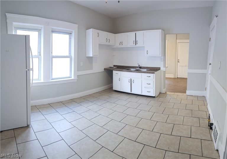 4350 28th Street, Cleveland, OH - Photo 8