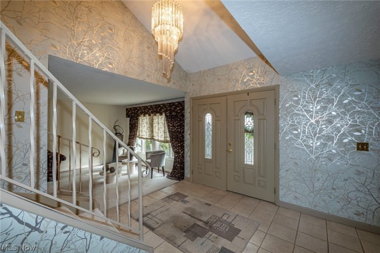 13576 Fairwinds Drive, Strongsville, OH - Photo 6