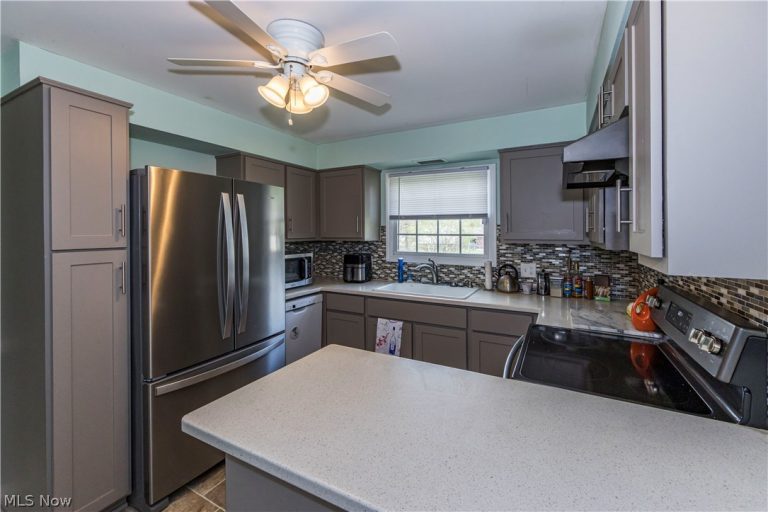 4607 Woodside Avenue, Canton, OH - Photo 3