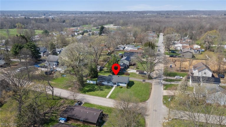 888 Orchard Avenue, Barberton, OH - Photo 4