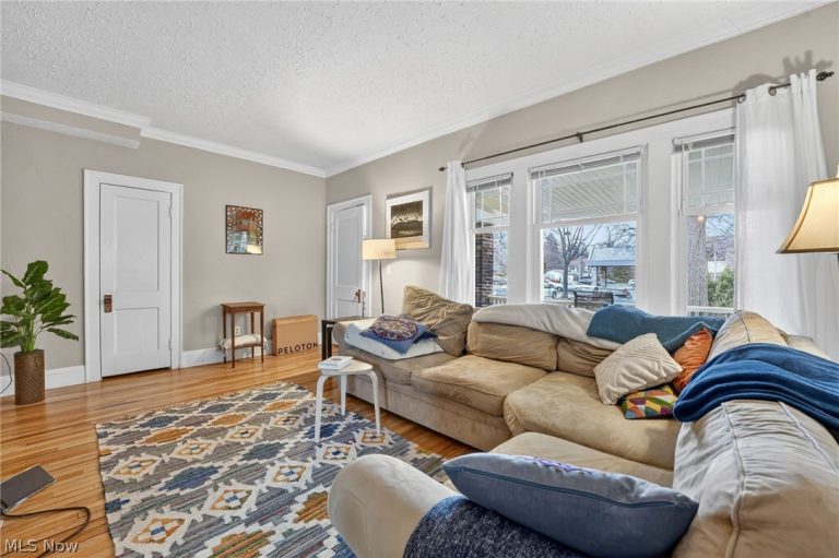 3221 Bradford Road, Cleveland Heights, OH - Photo 3