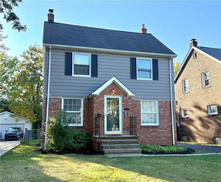 2216 Barrington Road, University Heights, OH, 44118