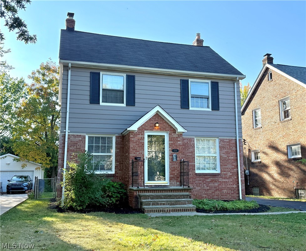 2216 Barrington Road, University Heights, OH