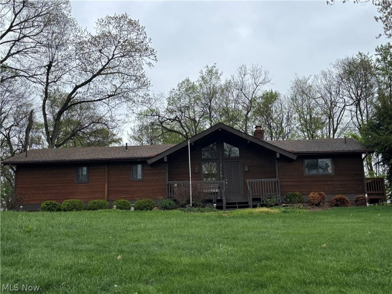 2180 Kimberley Drive, Dover, OH - Photo 2