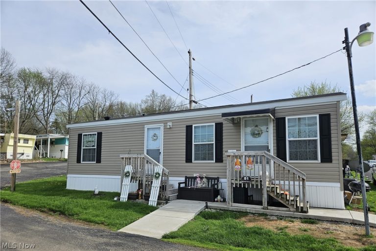 81 Hyland Drive, Akron, OH - Photo 2