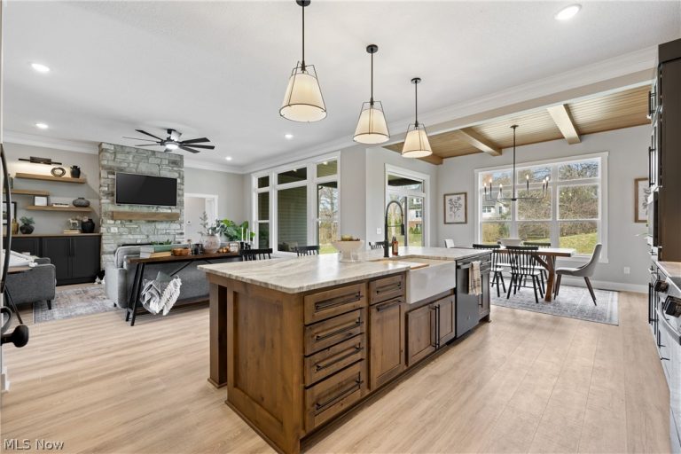 3542 Joyce Avenue, Massillon, OH - Photo 5