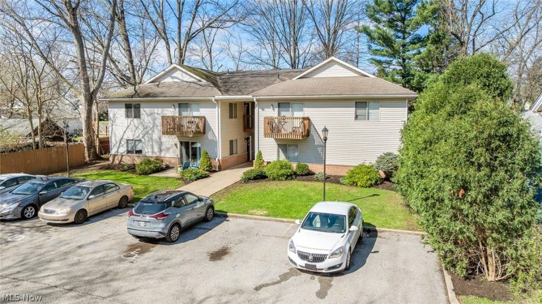 1825 5th Street, Cuyahoga Falls, OH - Photo 2