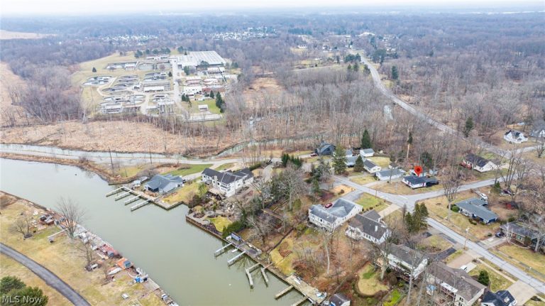 8324 Harbor Drive, Mentor, OH - Photo 6