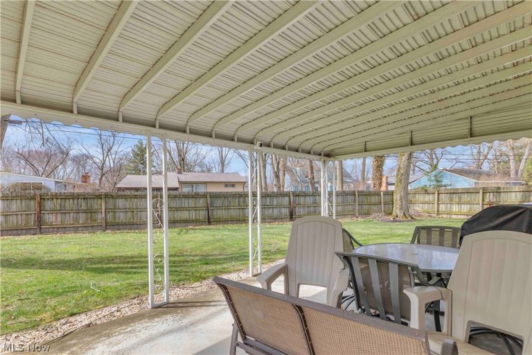 4430 Bentley Drive, North Olmsted, OH - Photo 6