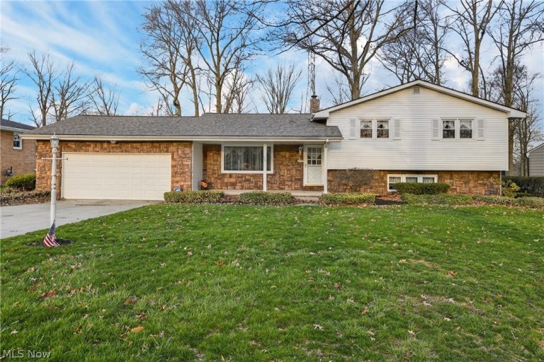 130 Robinwood Drive, New Middletown, OH, 44442