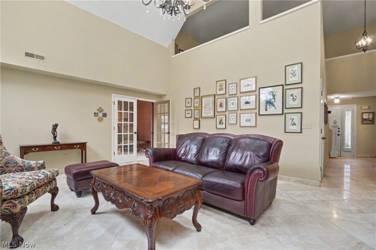 3561 Sparrow Pond Lane, Akron, OH - Photo 5