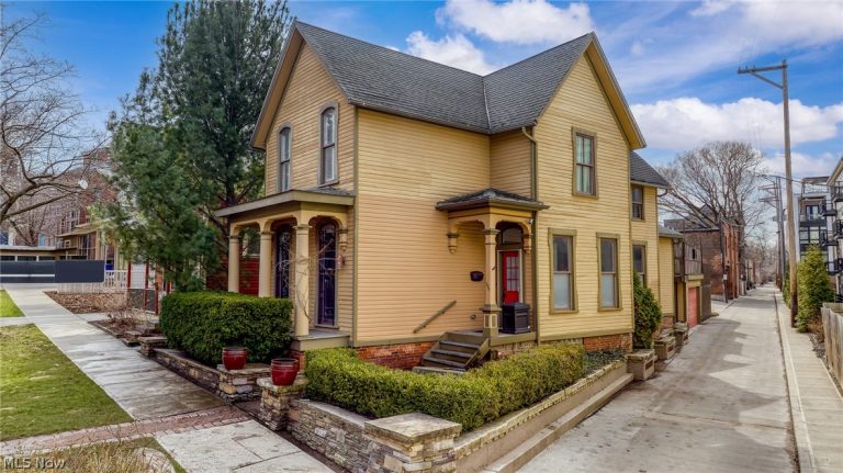 1554 29th Street, Cleveland, OH - Photo 2