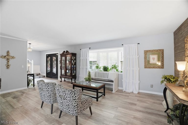 8 Poplar Drive, Vienna, WV - Photo 8