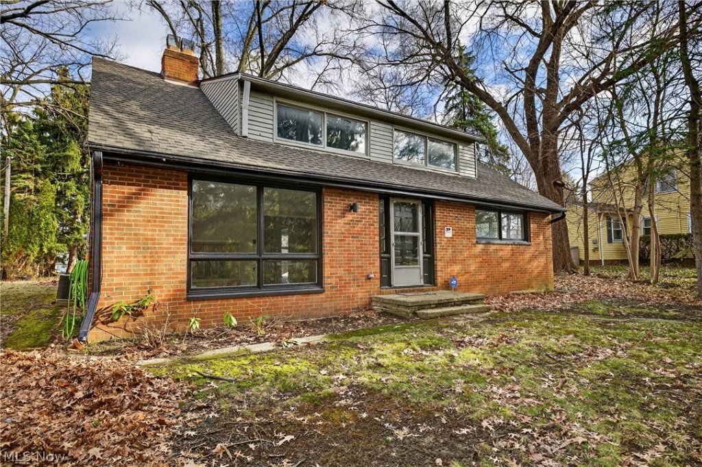 19871 Upper Valley Drive, Euclid, OH