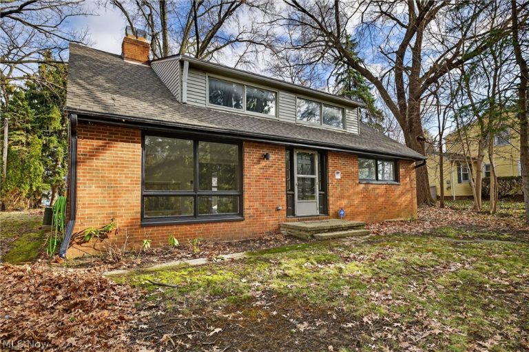 19871 Upper Valley Drive, Euclid, OH, 44117