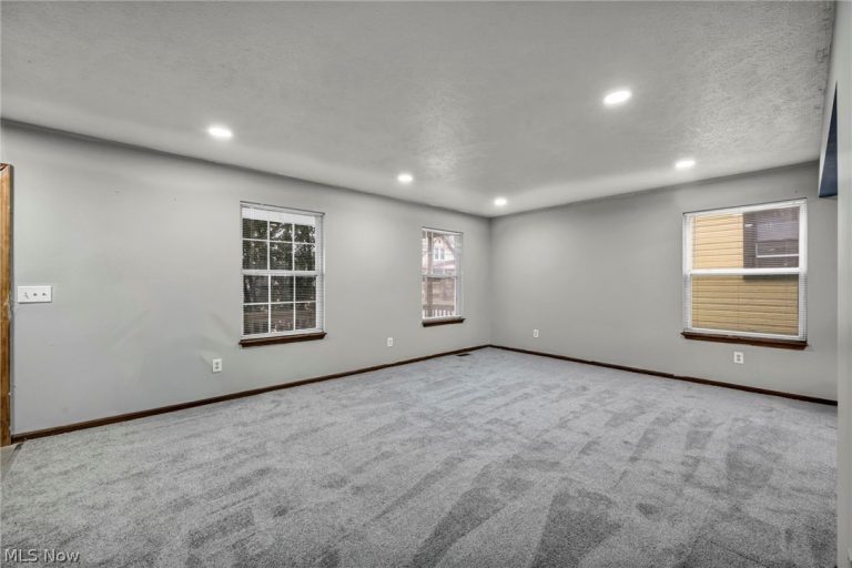 10606 Reno Avenue, Cleveland, OH - Photo 8