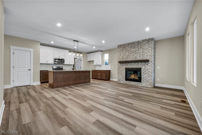 3630 Great Windsor Lane, Green, OH - Photo 4