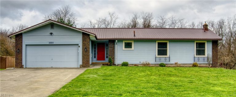5200 Donner Drive, New Franklin, OH, 44216