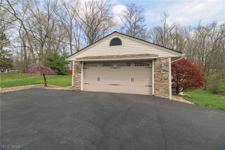 324 Neff Drive, Canfield, OH - Photo 3